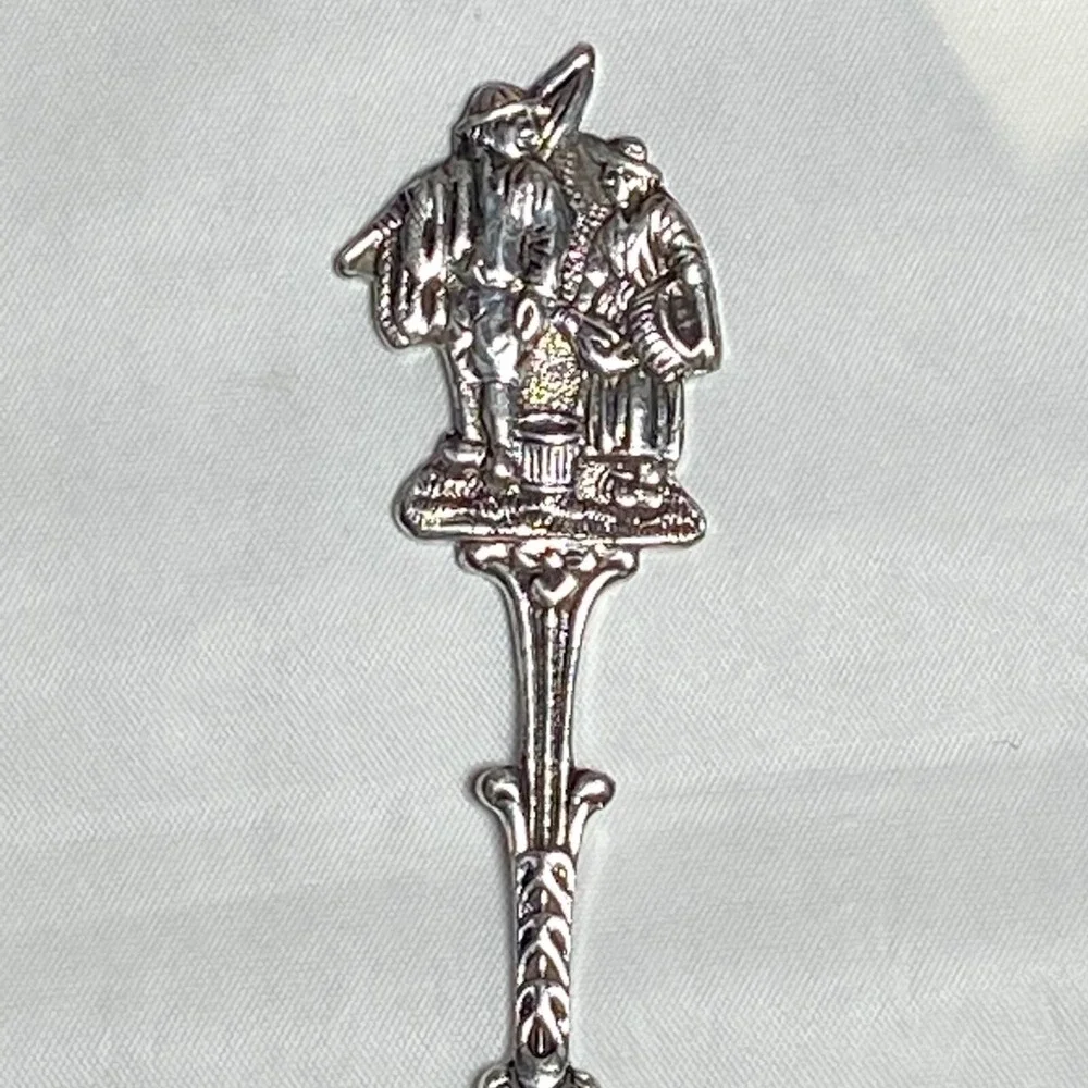 Water Bearers Man Woman Souvenir Spoon Silver Tone 4 3/4